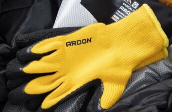 Vďaka pracovným rukaviciam pôjdu práce v chlade ako po masle