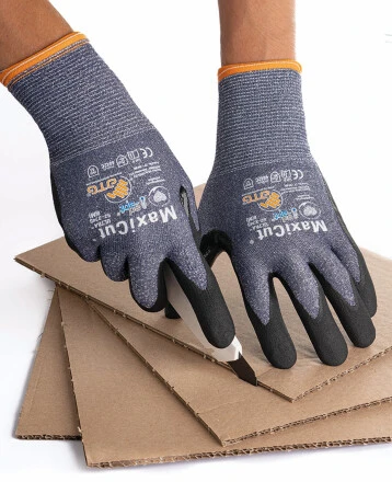 ATG® protirezné rukavice MaxiCut® Ultra™ 52-3745 AD-APT®